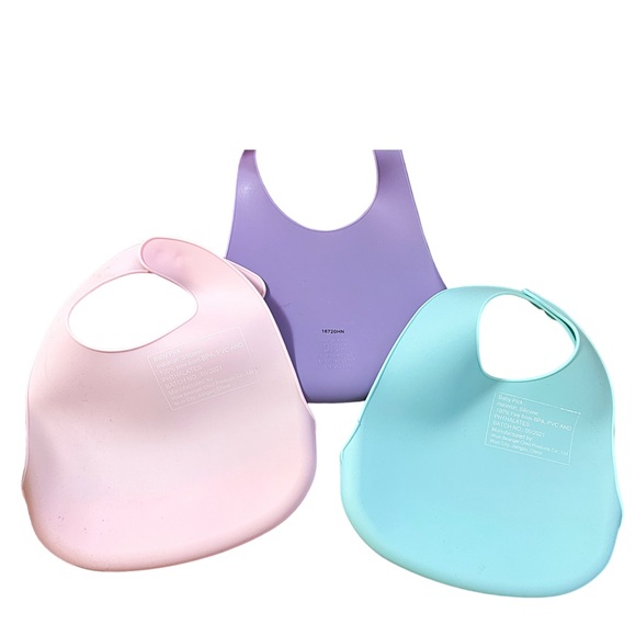 Silicone Baby Bibs – Set of 3 – Adjustable, Soft, Easy-Clean - Picture 2 of 2